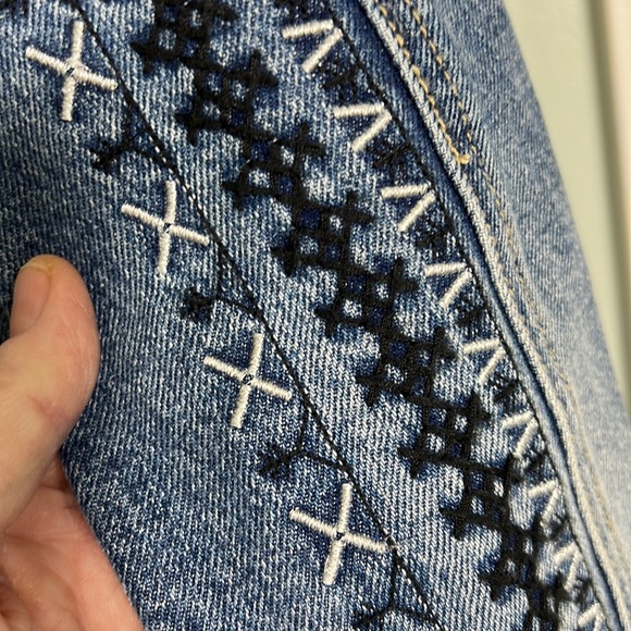 Free People denim jacket we the free size L excellent condition. - Picture 7 of 8